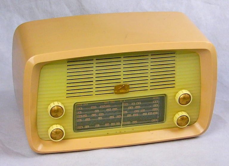 Australian Vintage Radios Collection | Smith Sound Studios