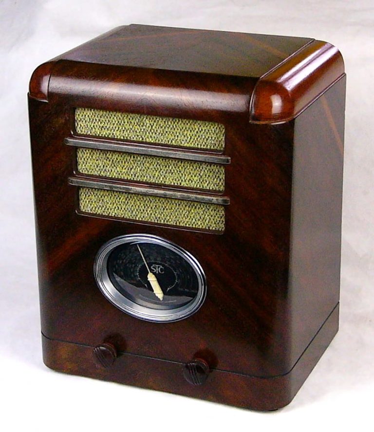 Australian Vintage Radios collection | Smith Sound Studios